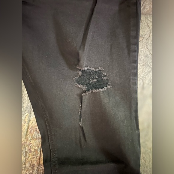 Old Navy - Rockstar Super Skinny mid rise black distressed jeans (NWT) - Picture 3 of 7